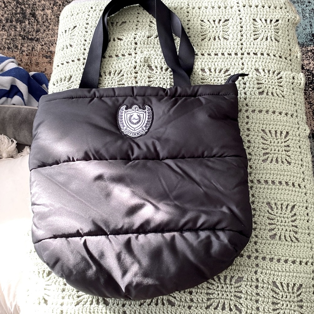 Victoria’s Secrets insulated tote bag